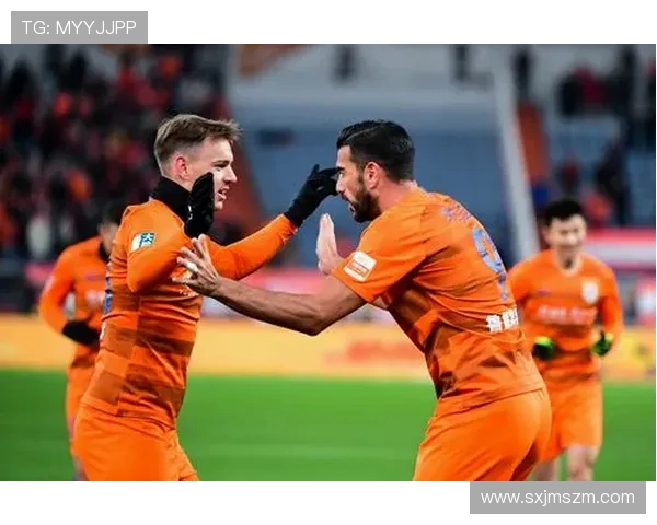 鲁能与国安激战正酣足球比赛精彩瞬间回顾与分析